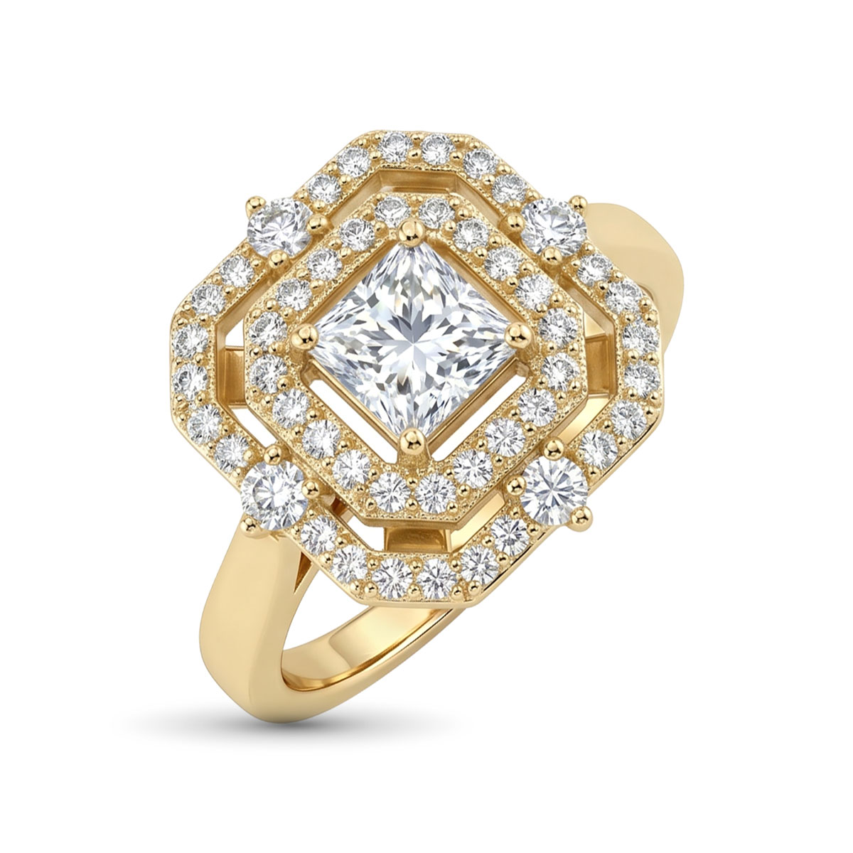 Кольцо из желтого золота с бриллиантами