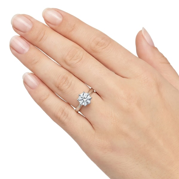 Кольцо из белого золота с бриллиантом