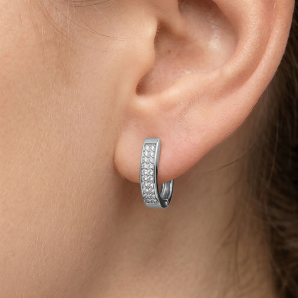 Серьги из родированного золота с бриллиантами