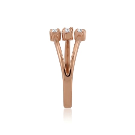 Кольцо из красного золота с бриллиантами