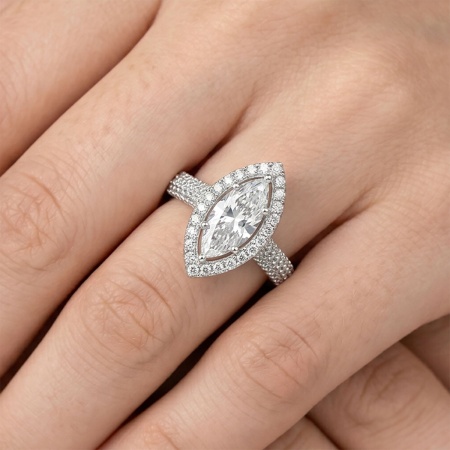 Кольцо из белого золота с бриллиантами