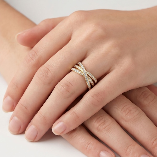 Кольцо из желтого золота с бриллиантами