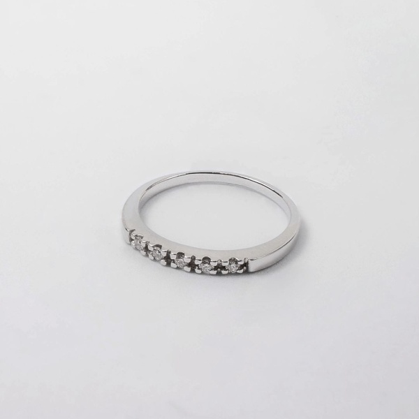 Кольцо из белого золота с бриллиантами