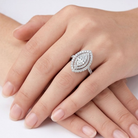 Кольцо из белого золота с бриллиантами