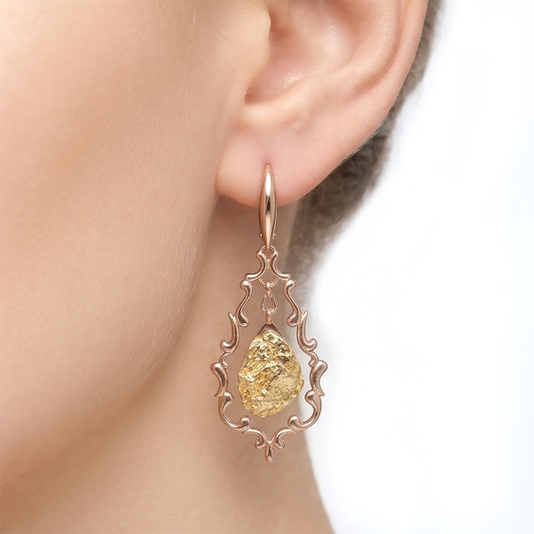 Серьги из красного золото с самородком