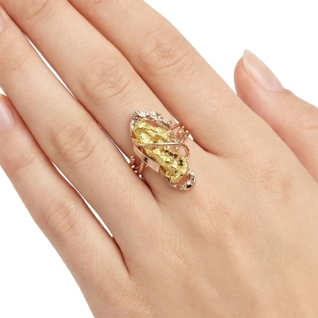 Кольцо из красного золота с самородком