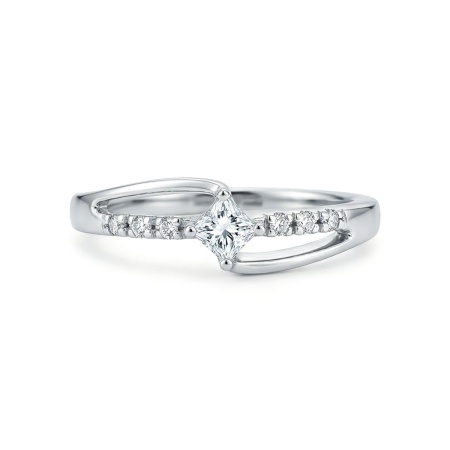 Кольцо из белого золота с бриллиантами