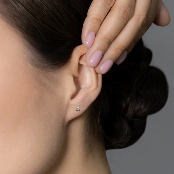 Серьги из желтого золота с бриллиантами