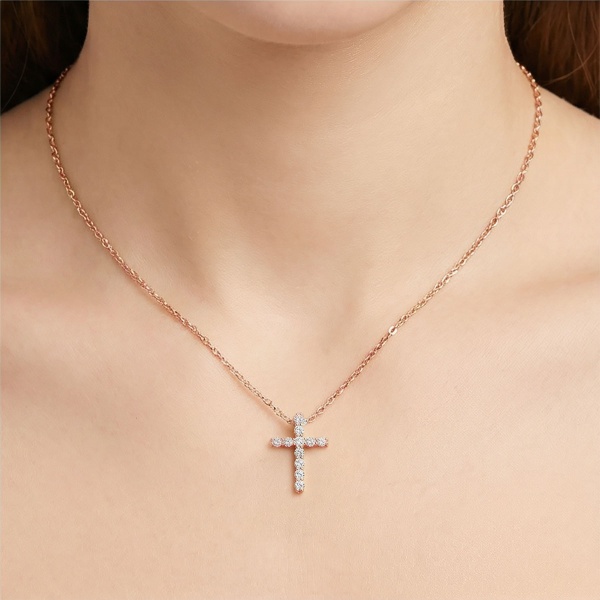 Подвеска из красного золота с бриллиантами