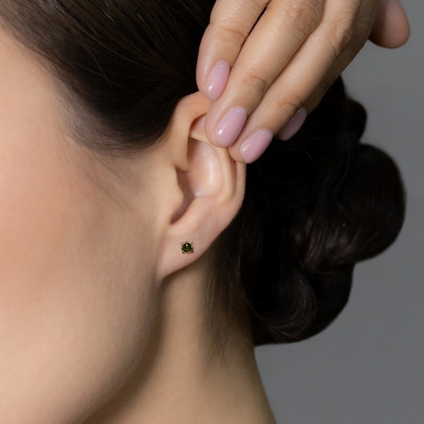 Серьги из красного золота с хромдиопсидом