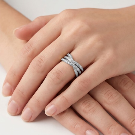 Кольцо из родированного золота с бриллиантами