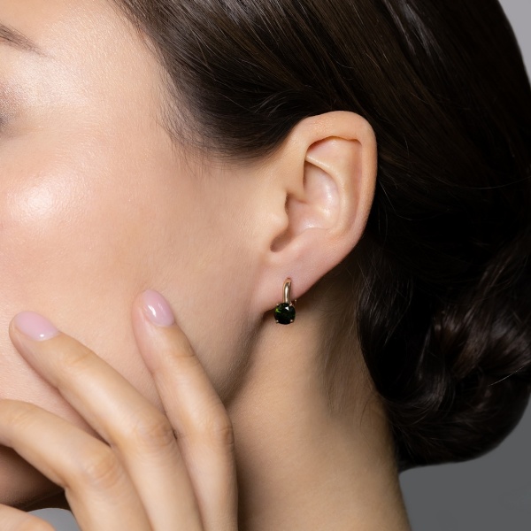 Серьги из красного золота с хромдиопсидом