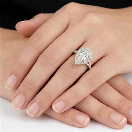 Кольцо из желтого золота с бриллиантами