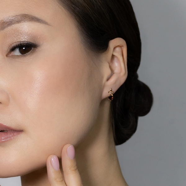 Серьги из красного золота с фианитом и гранатом