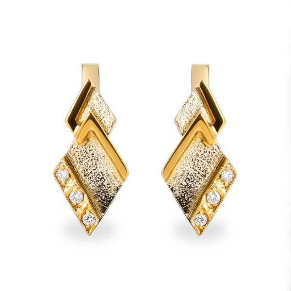 Серьги из желтого золота с бриллиантами