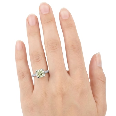 Кольцо из белого золота с бриллиантами