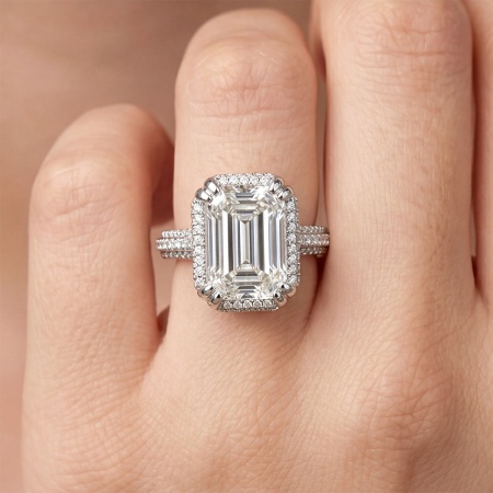 Кольцо из белого золота с бриллиантами