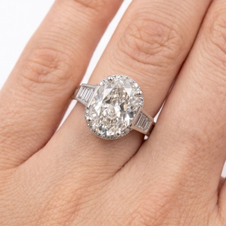 Кольцо из белого золота с бриллиантами