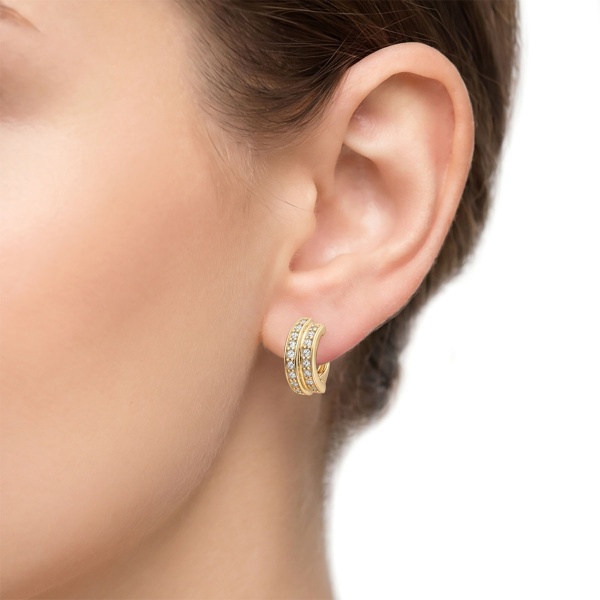 Серьги из желтого золота с бриллиантами