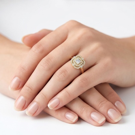 Кольцо из желтого золота с бриллиантами