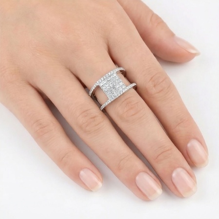 Кольцо из белого золота с бриллиантами