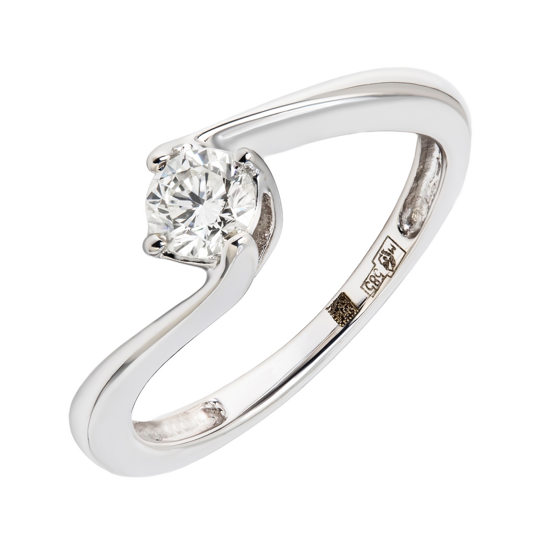 Кольцо из белого золота с бриллиантом