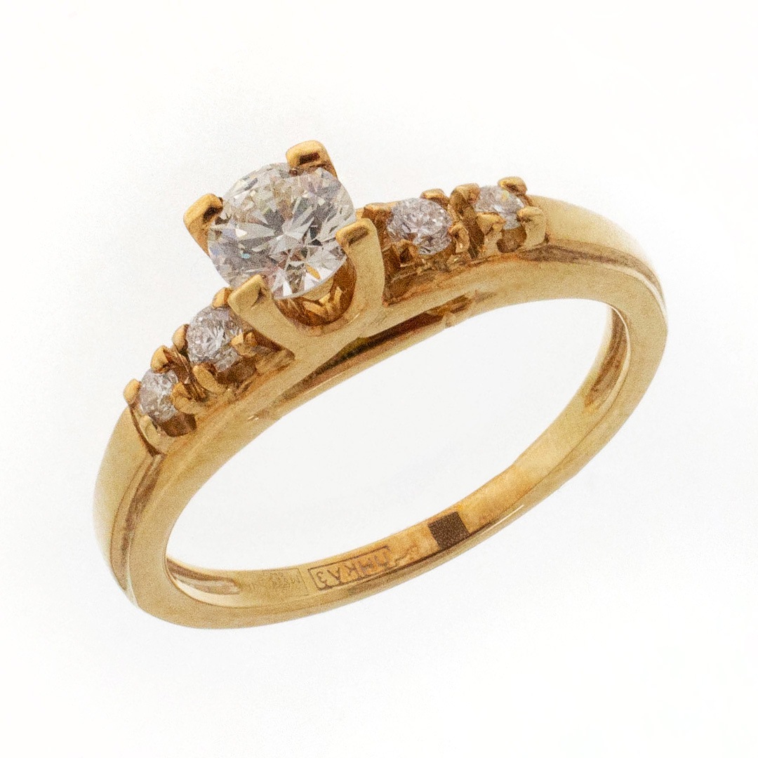 Кольцо из желтого золота с бриллиантами