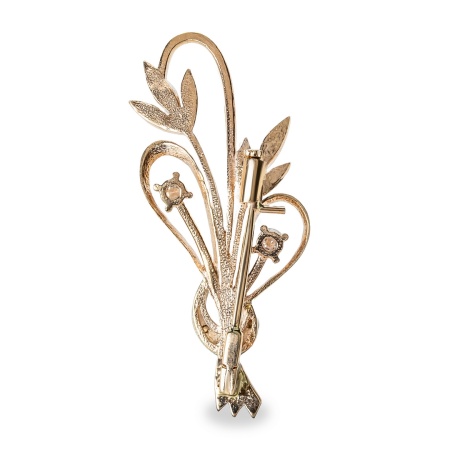 Брошь из комбинированного золота с бриллиантами