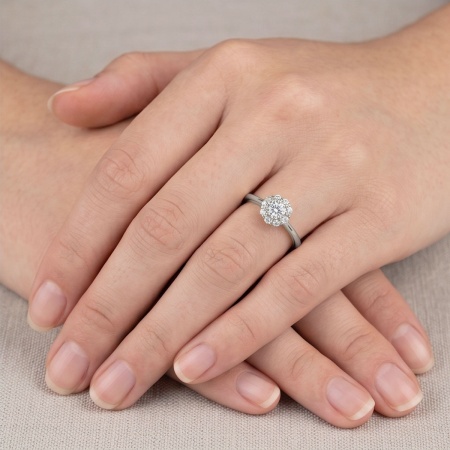 Кольцо из родированного золота с бриллиантами