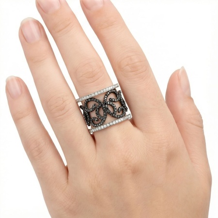 Кольцо из комбинированного золота с бриллиантами