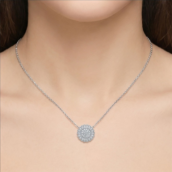 Подвеска из белого серебра с бриллиантами