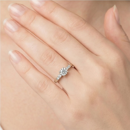 Кольцо из белого золота с бриллиантами