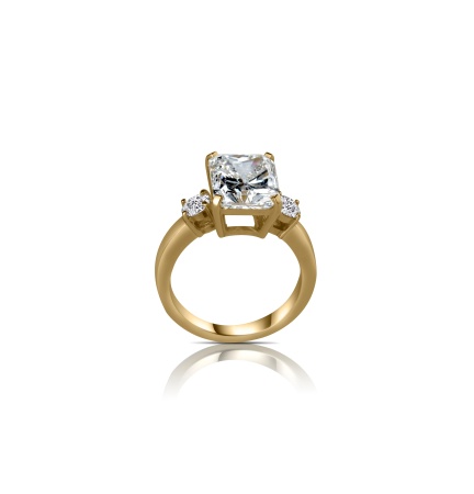 Кольцо из желтого золота с бриллиантами