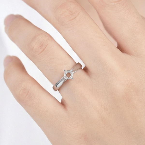 Кольцо из белого золота