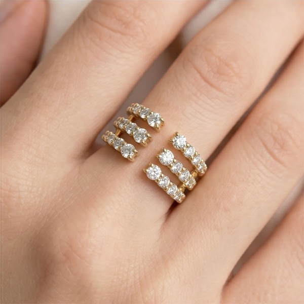 Кольцо из желтого золота с бриллиантами