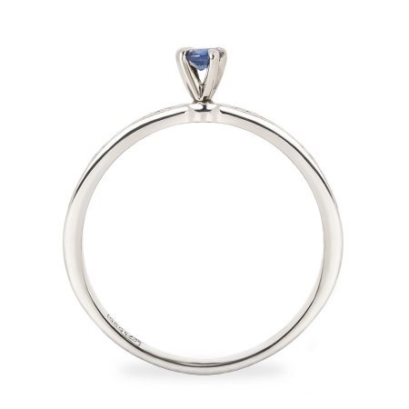 Кольцо из белого золота с сапфиром и бриллиантами