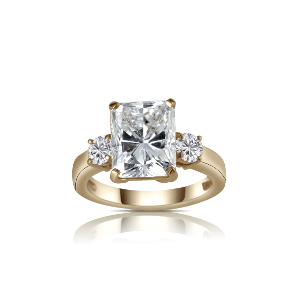 Кольцо из желтого золота с бриллиантами