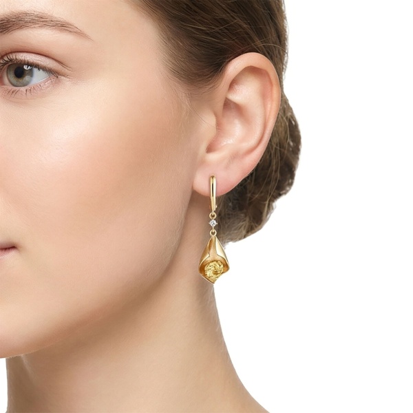 Серьги из желтого золота с самородком и бриллиантами