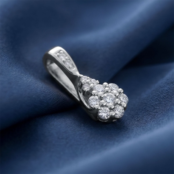 Подвеска из родированного золота с бриллиантами