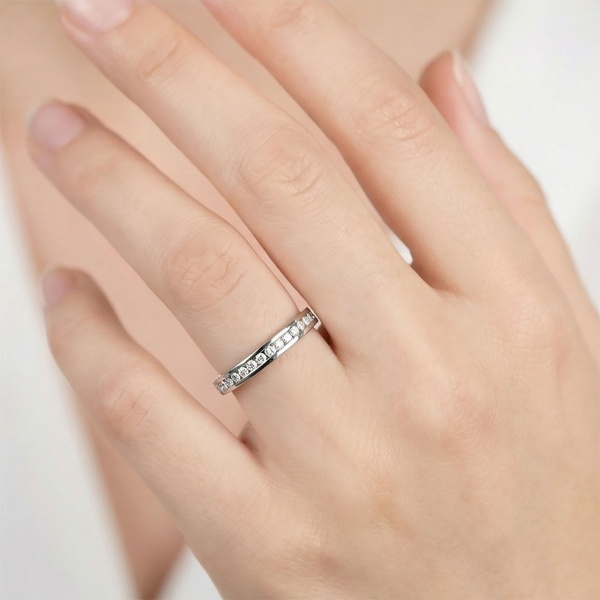 Кольцо из белого золота с бриллиантами