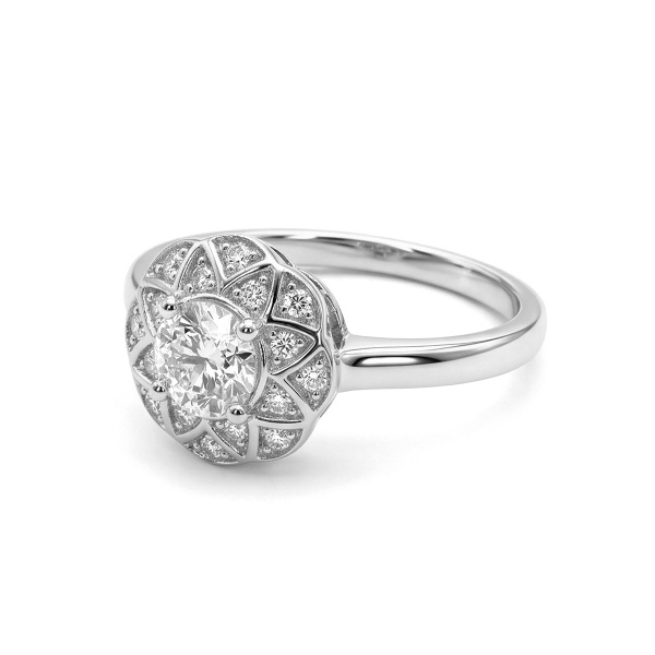 Кольцо из родированного золота с бриллиантами