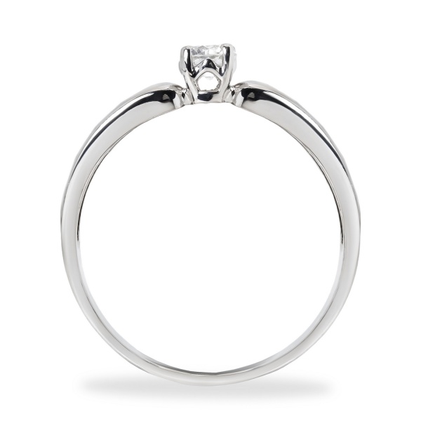 Кольцо из белого золота с бриллиантом