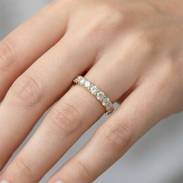 Кольцо из красного золота с бриллиантами