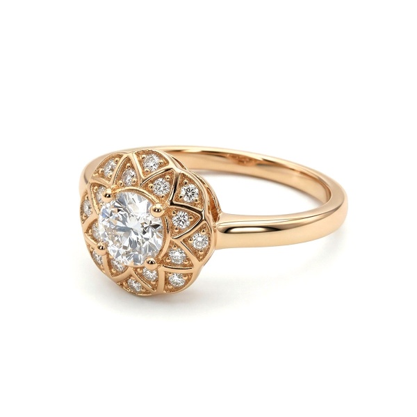 Кольцо из красного золота с бриллиантами