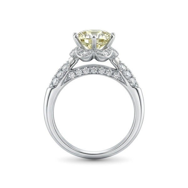 Кольцо из белого золота с бриллиантами