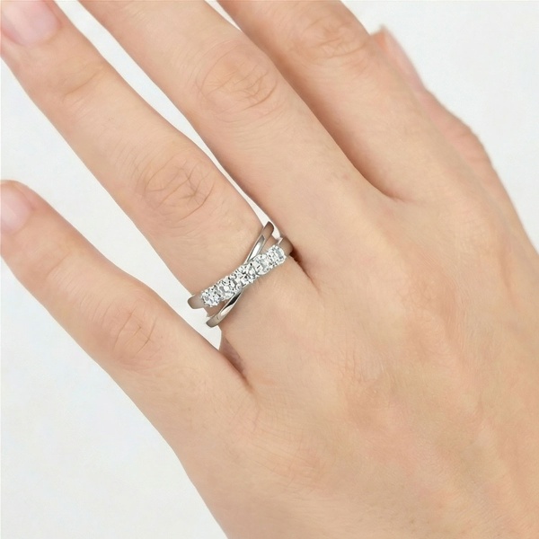 Кольцо из белого золота с бриллиантами