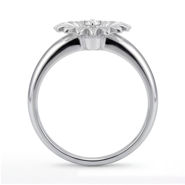 Кольцо из белого золота с бриллиантом