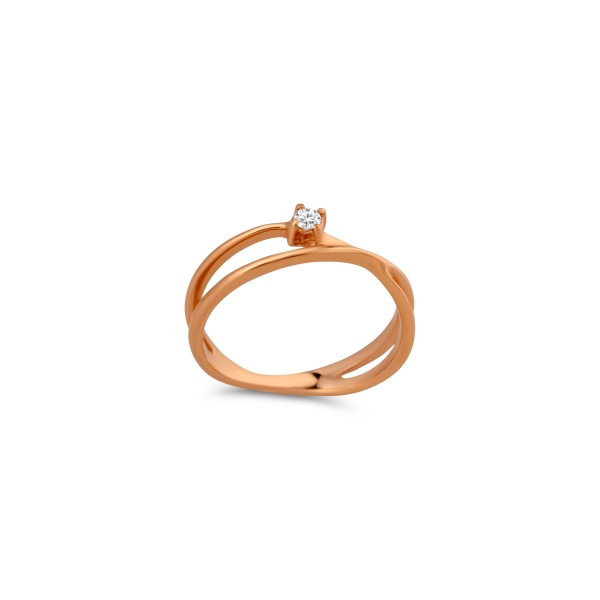 Кольцо из красного золота с бриллиантом