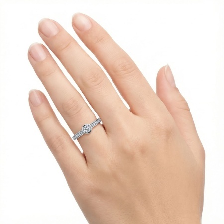 Кольцо из белого золота с бриллиантами