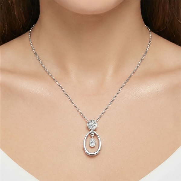 Подвеска из белого золота с бриллиантами